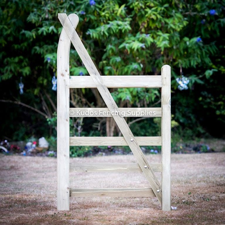 Curved Heel 5 Bar Gate