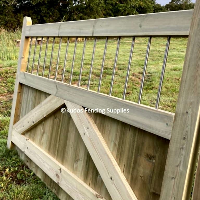 Stainless Steel Railing Top Wooden Gates