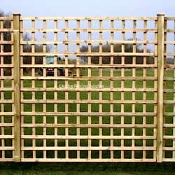 Square trellis with Timber Posts
