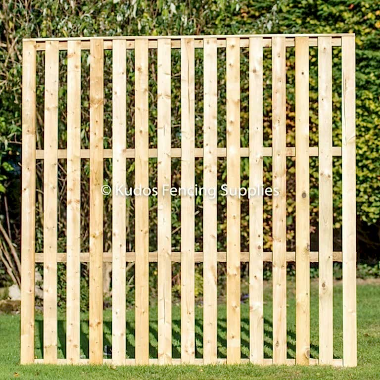 Timber palisade fence panel