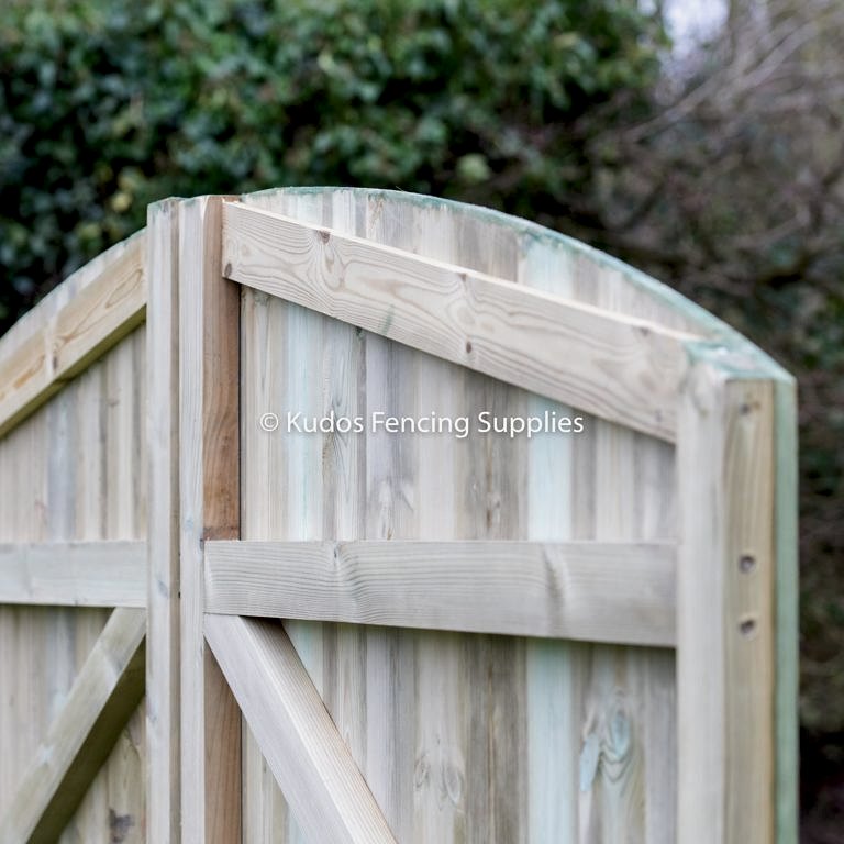 Quality t&g driveway gate